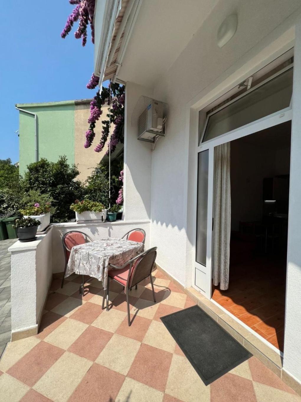 Jure - Ground Floor Studio-apartments Leilighet
